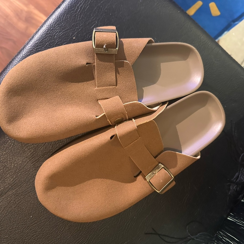 Amazon Slippers size 7